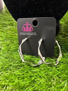 Paparazzi Shimmering Silver Sculpted Hoop Earrings